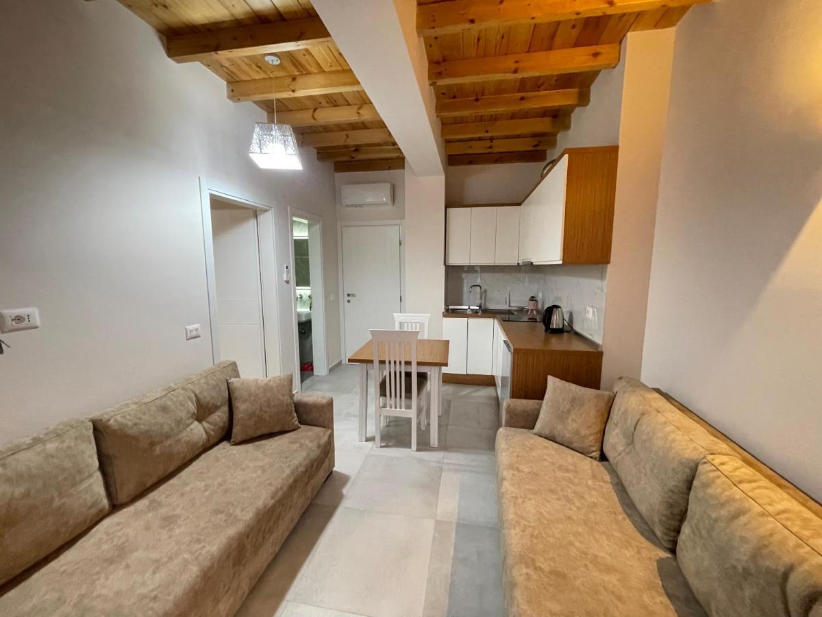 Maison Apartments Влёра Экстерьер фото