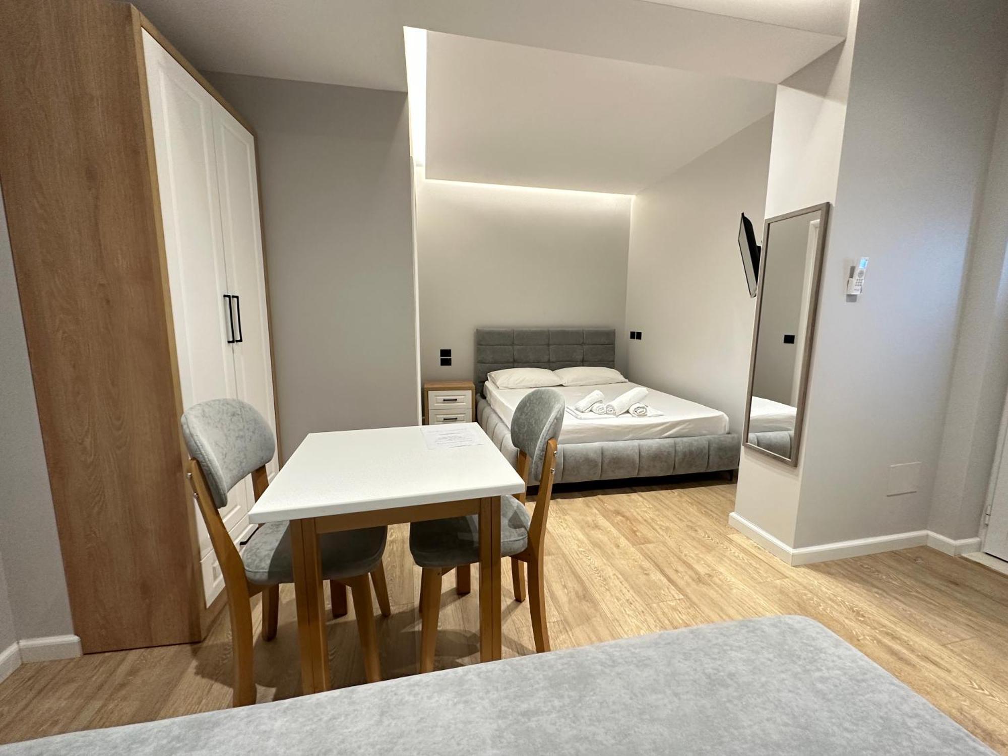 Maison Apartments Влёра Экстерьер фото